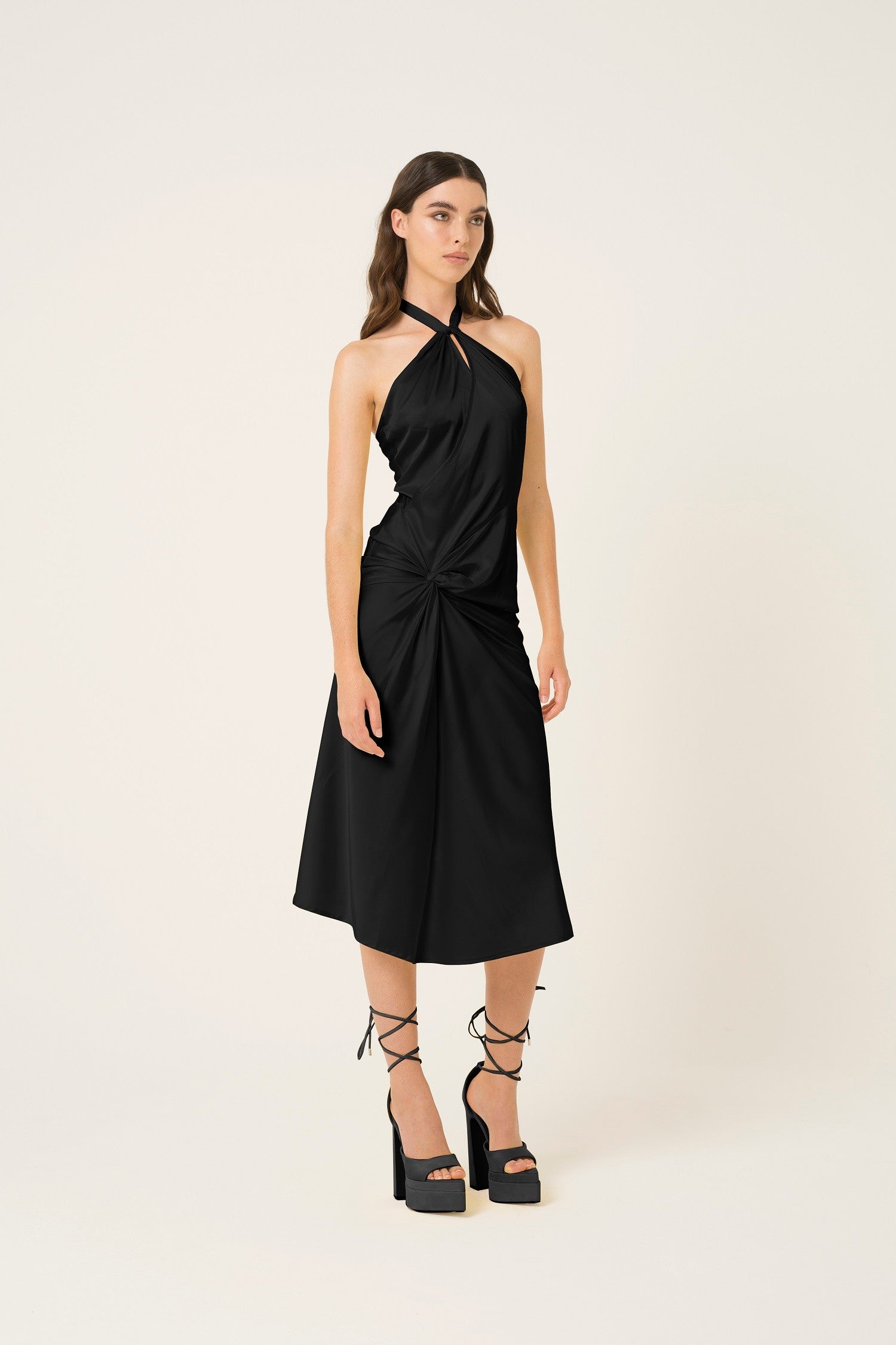 Serena Halter Neck Satin Dress - Hedson.mx