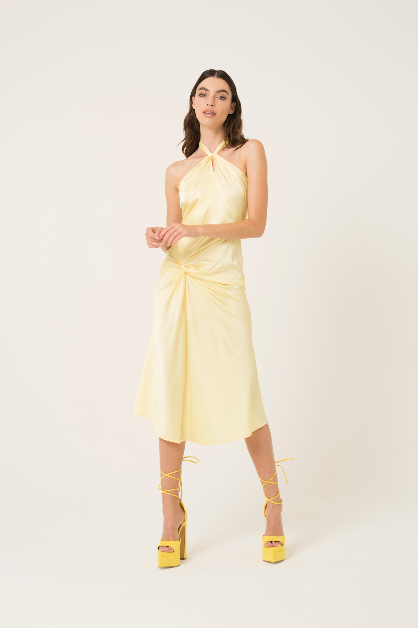 Serena Halter Neck Satin Dress - Hedson.mx