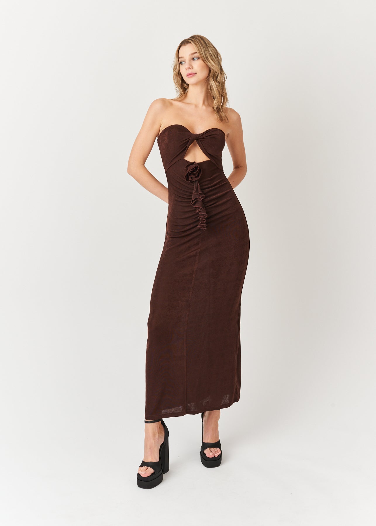 Tia Strapless Front Cut Out Dress - Hedson.mx